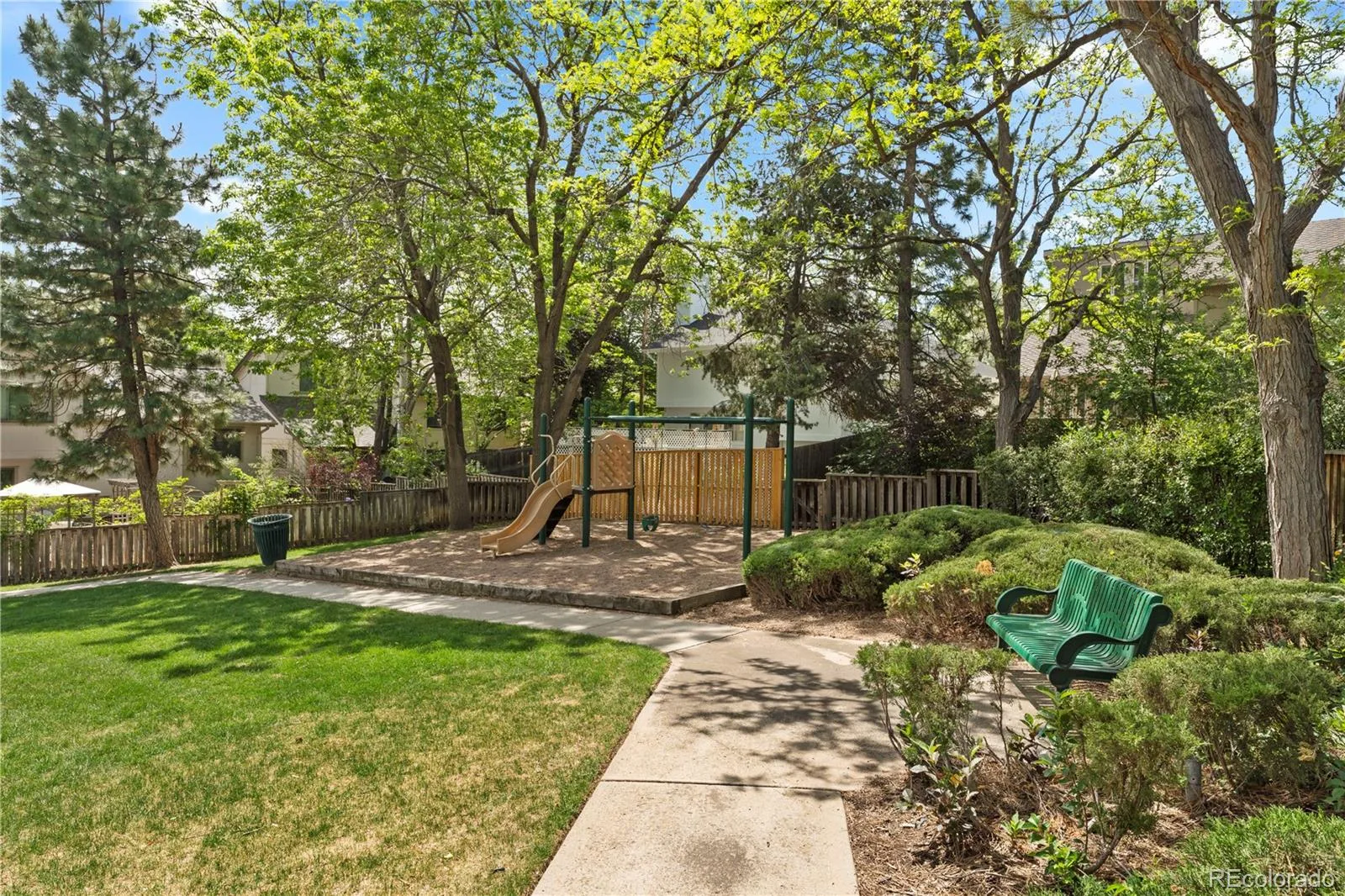 6396 S Emporia Circle Englewood CO 80111 MLS #REC8982463 06022026063204 1600 39