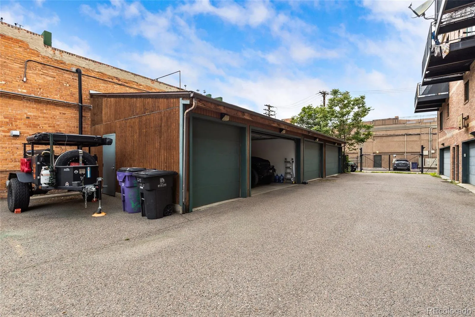 1203 24th Street Denver CO 80205 MLS #REC8983585 05012026032317 1600 33