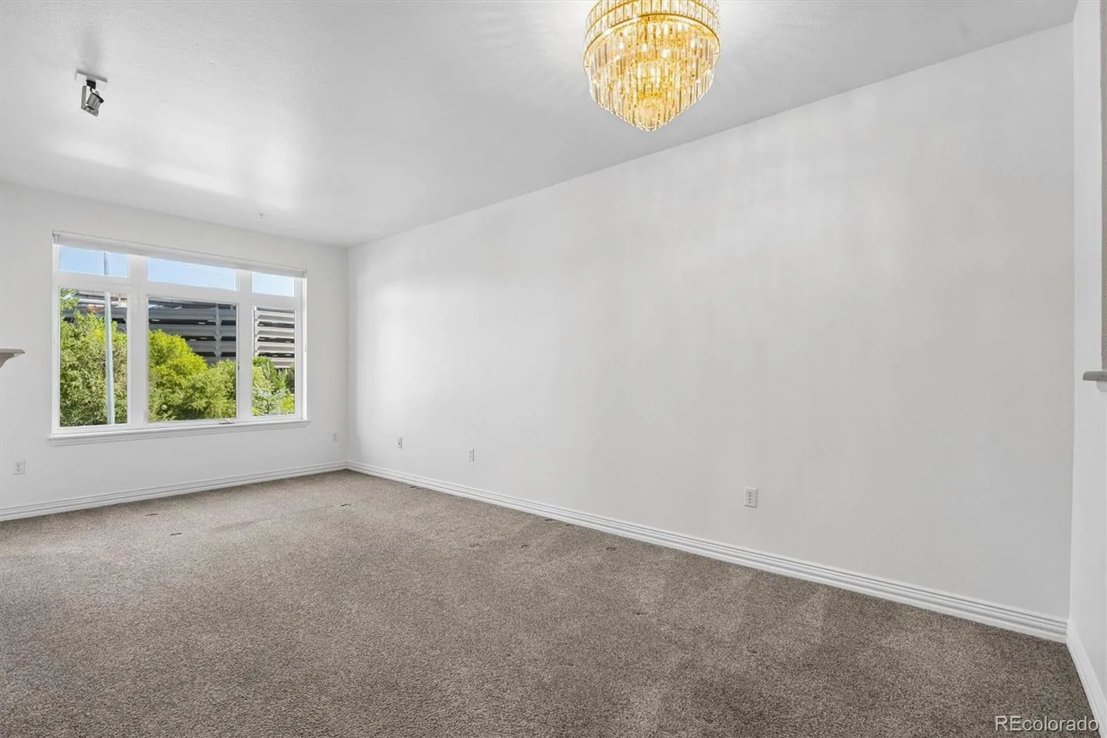 2700 E Cherry Creek South Drive #214 Denver CO 80209 | MLS #REC8985460 07312026172813 1600 10