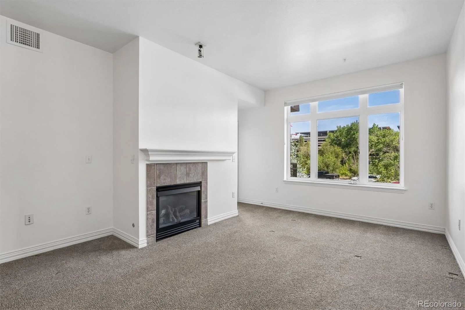 2700 E Cherry Creek South Drive #214 Denver CO 80209 | MLS #REC8985460 07312026172813 1600 4