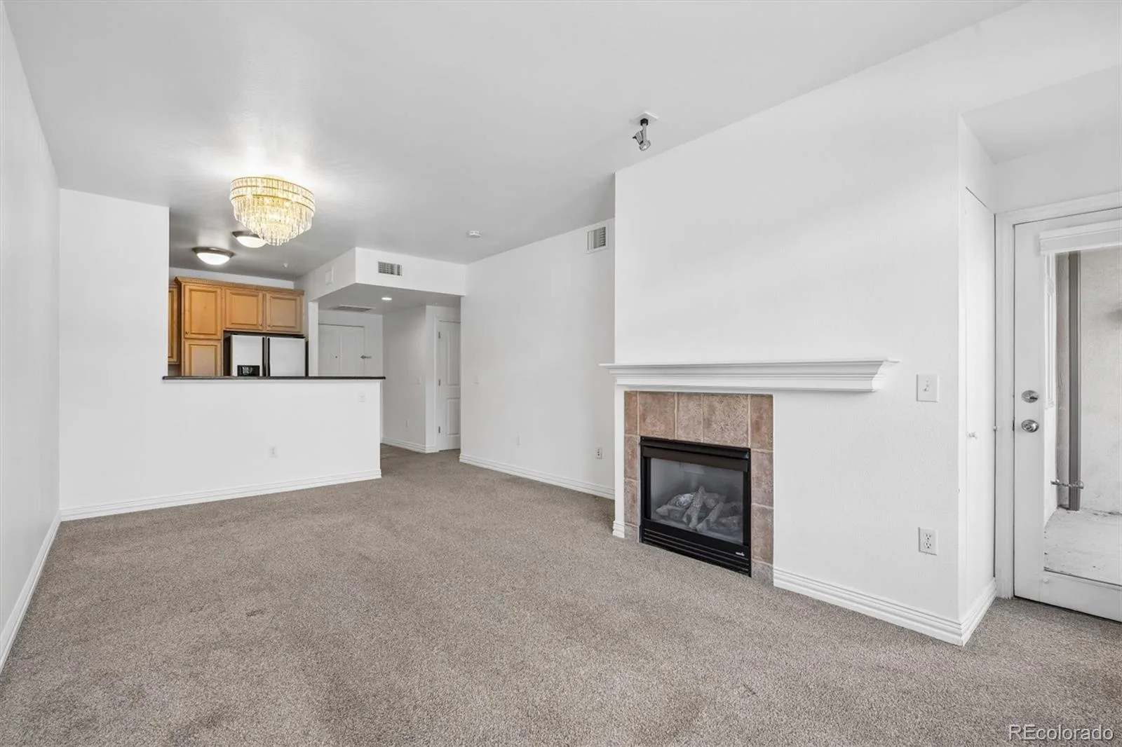 2700 E Cherry Creek South Drive #214 Denver CO 80209 | MLS #REC8985460 07312026172813 1600 5