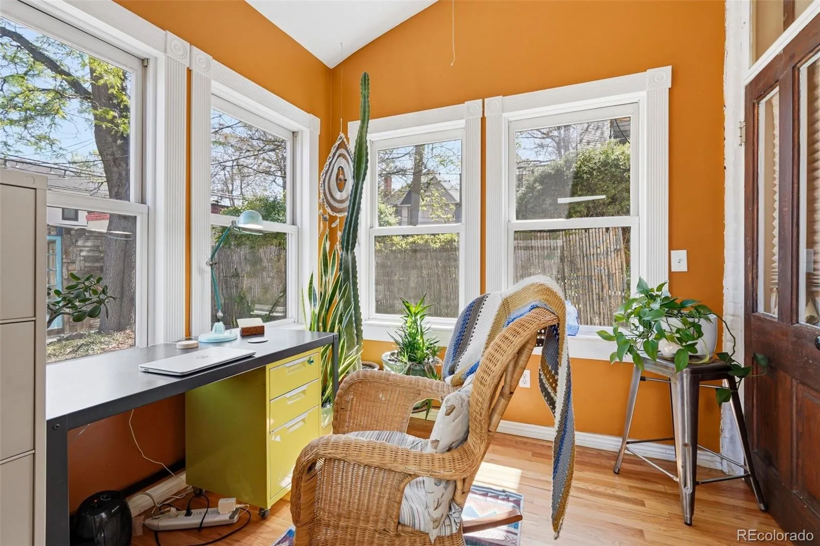 04142026212620 1600 17