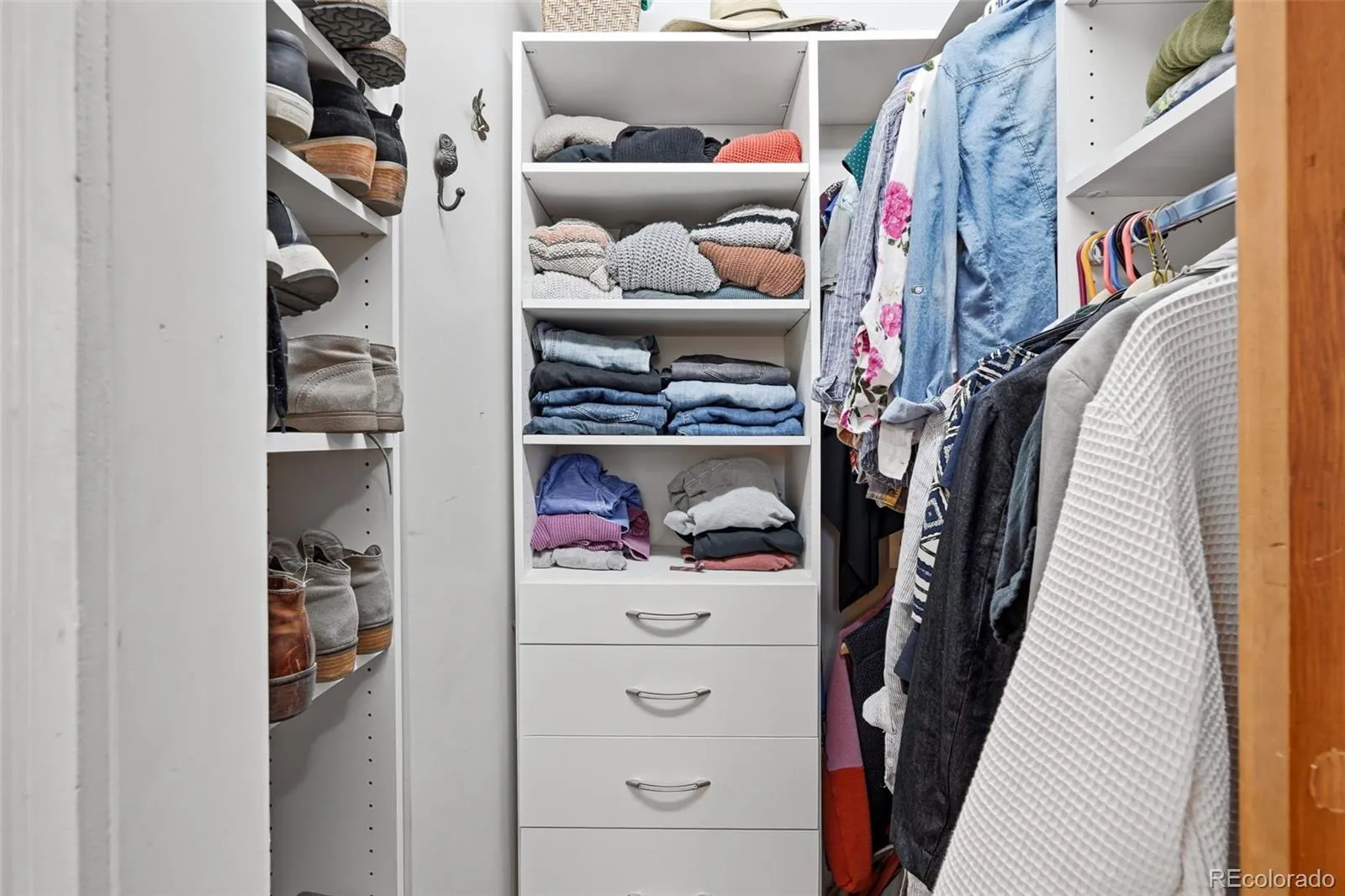 04142026212620 1600 22