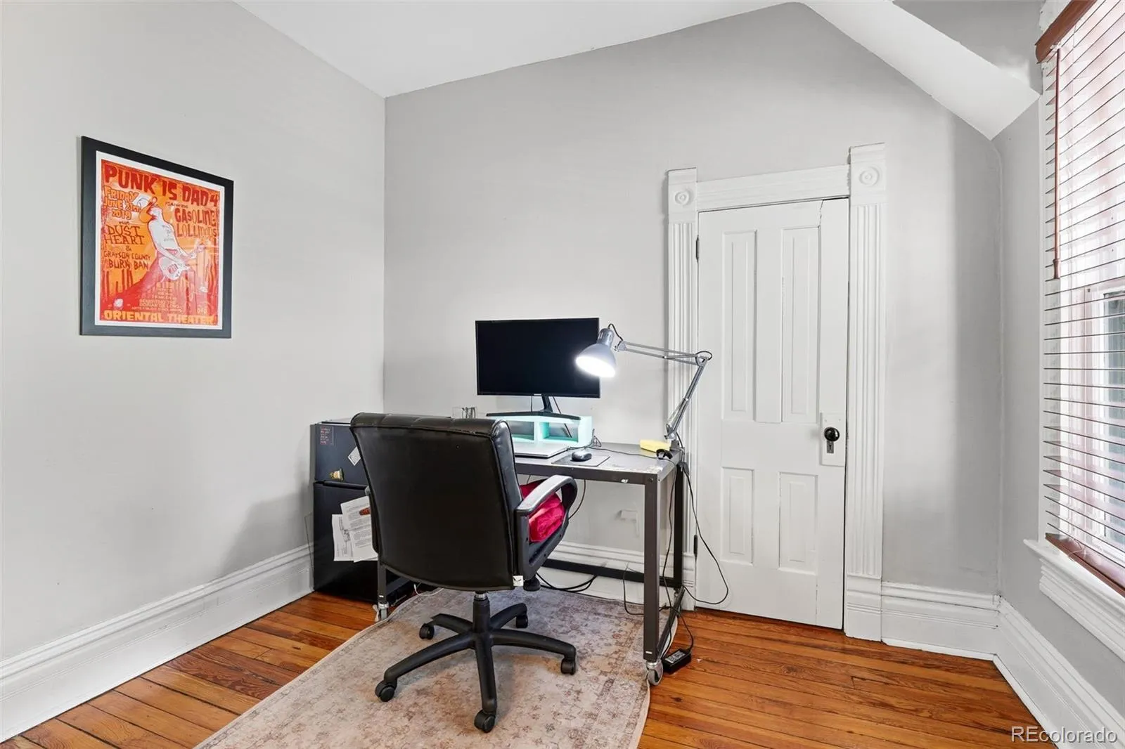 04142026212620 1600 28