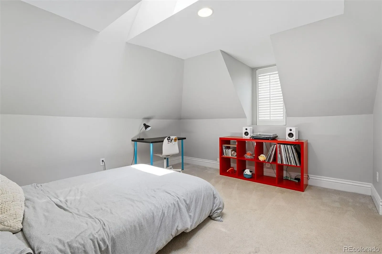 04142026212620 1600 32