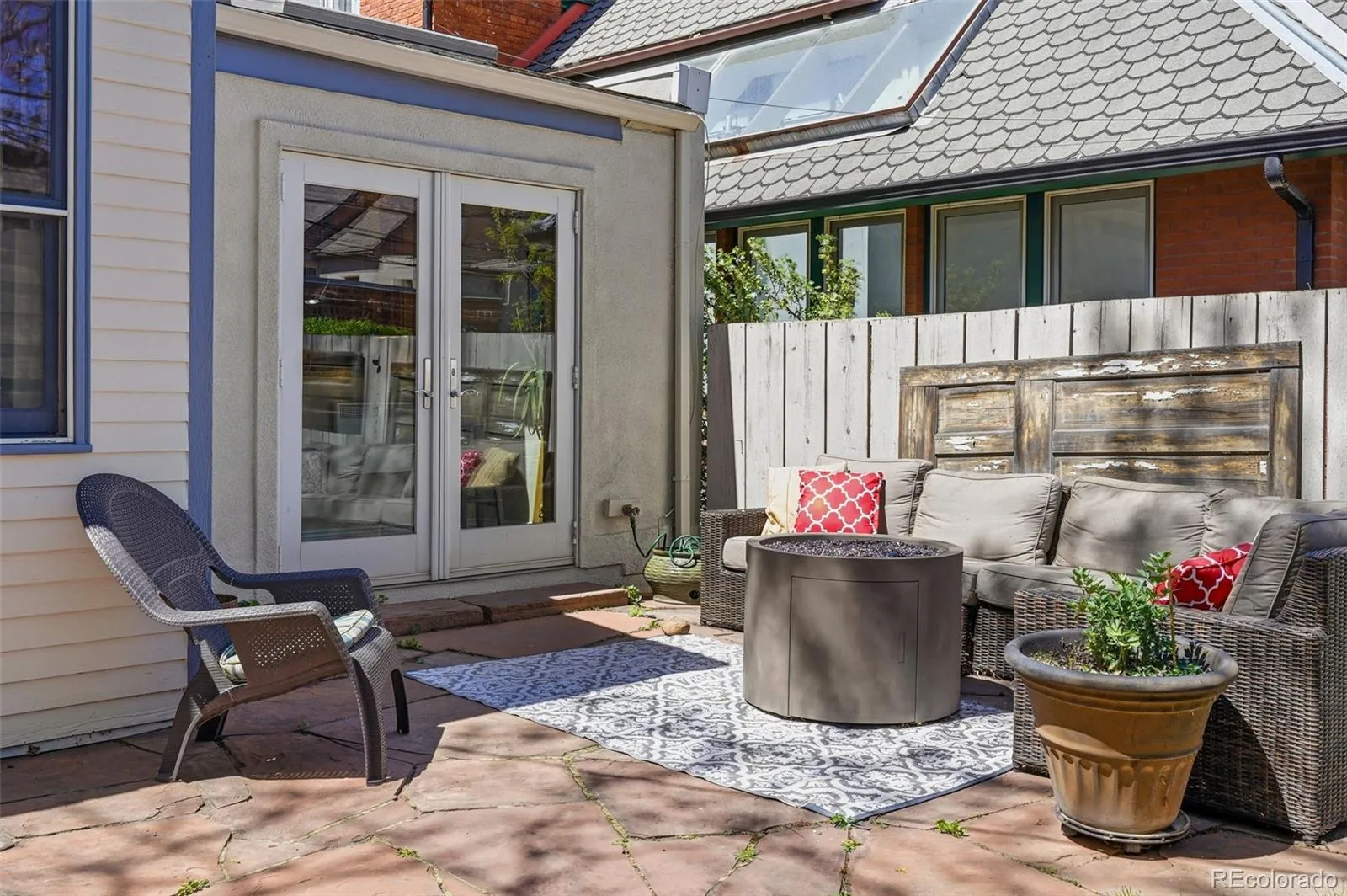 04142026212620 1600 35