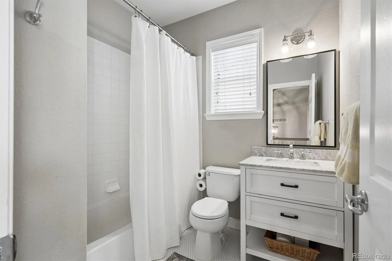 7890 E 26th Avenue Denver CO 80238 MLS #REC8988857 04232026041930 1600 23