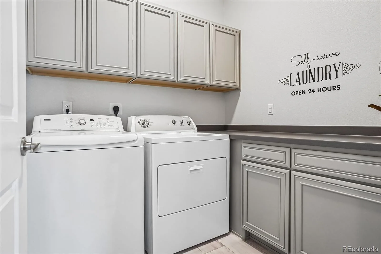 8607 Holman Circle Arvada CO 80005 MLS #REC8989595 06192026040254 1600 20