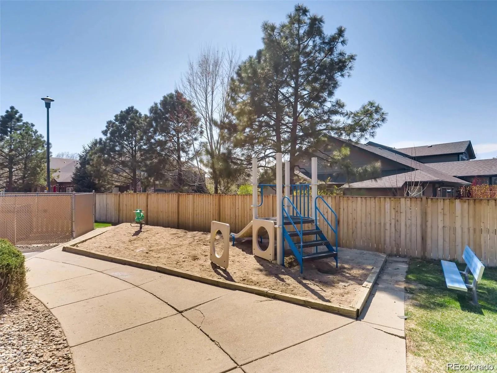 6475 S Dayton Street #106 Englewood CO 80111 MLS #REC8990674 04142026212138 1600 31