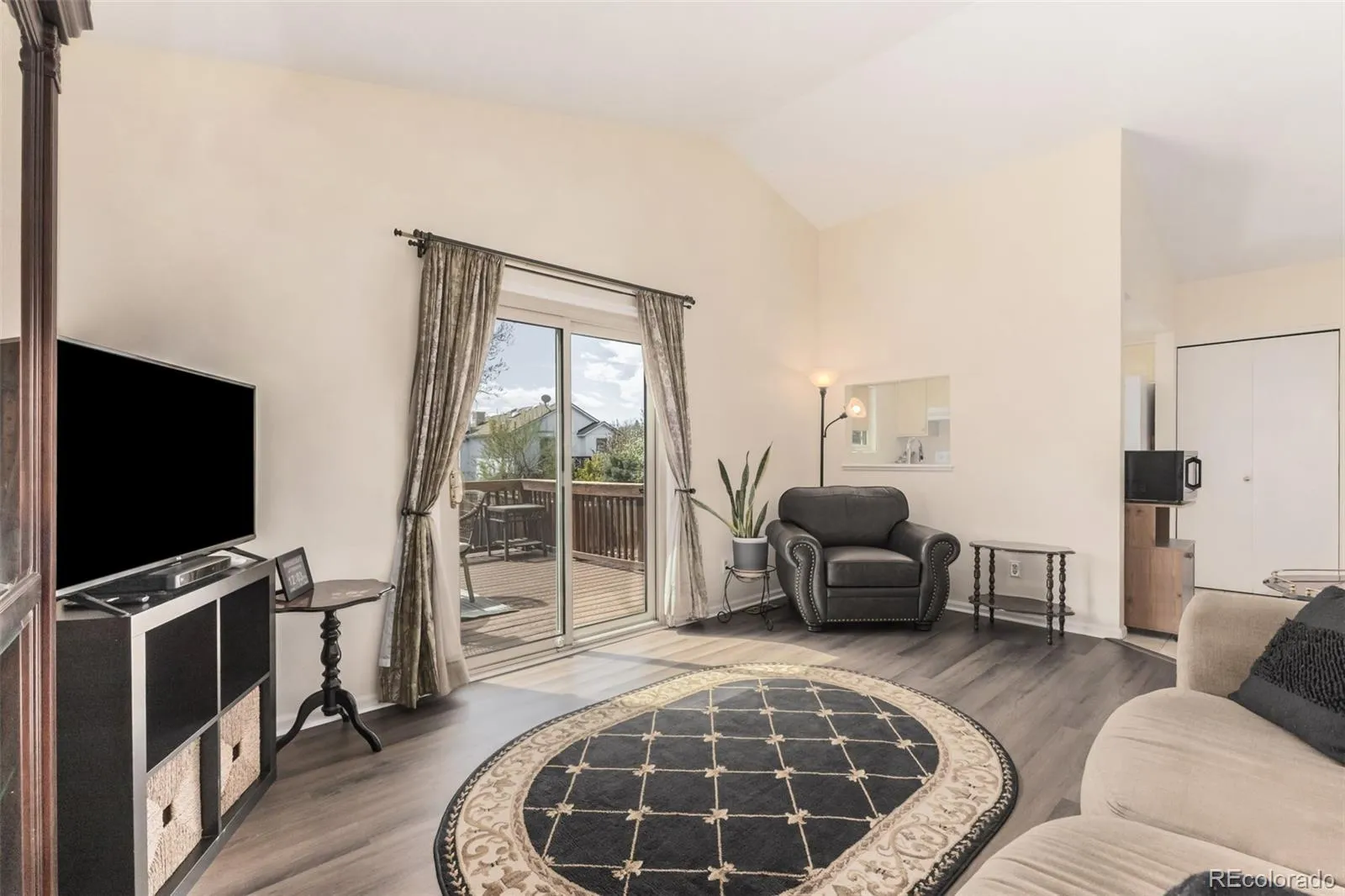 04102026153333 1600 8