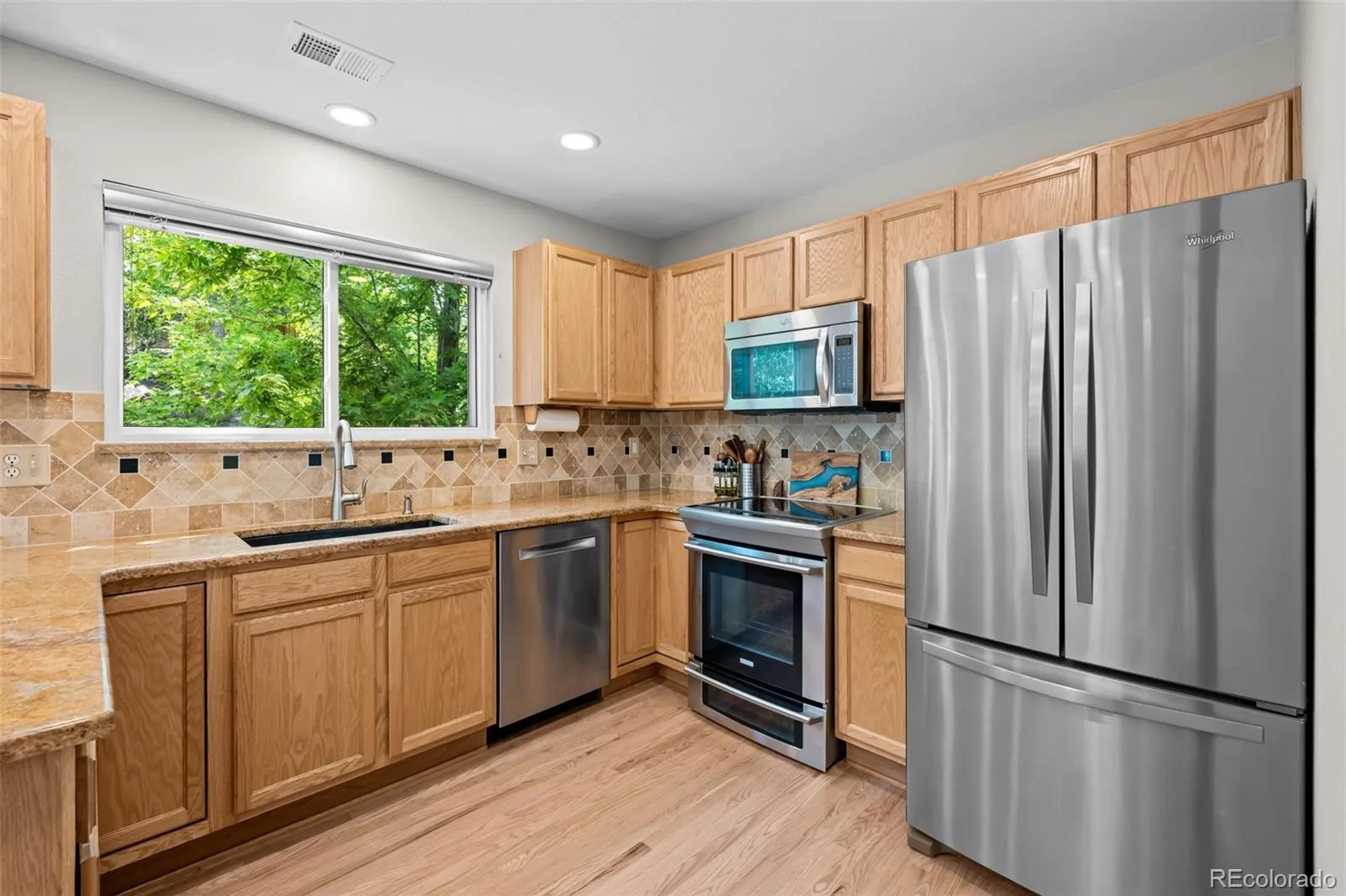 2548 Foothills Canyon Court Littleton CO 80129 | MLS #REC8998261 07302026041602 1600 14