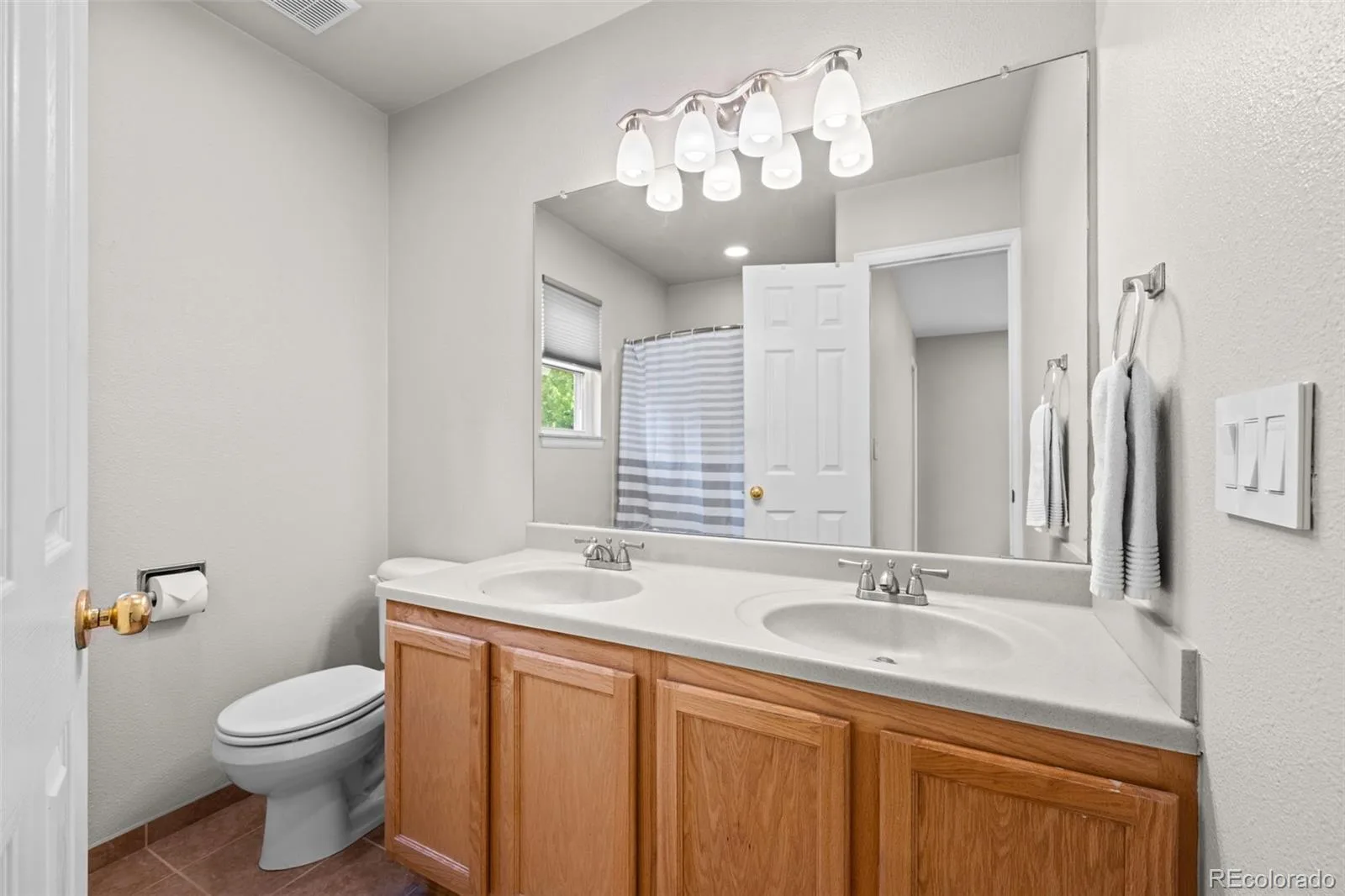 2548 Foothills Canyon Court Littleton CO 80129 | MLS #REC8998261 07302026041602 1600 22