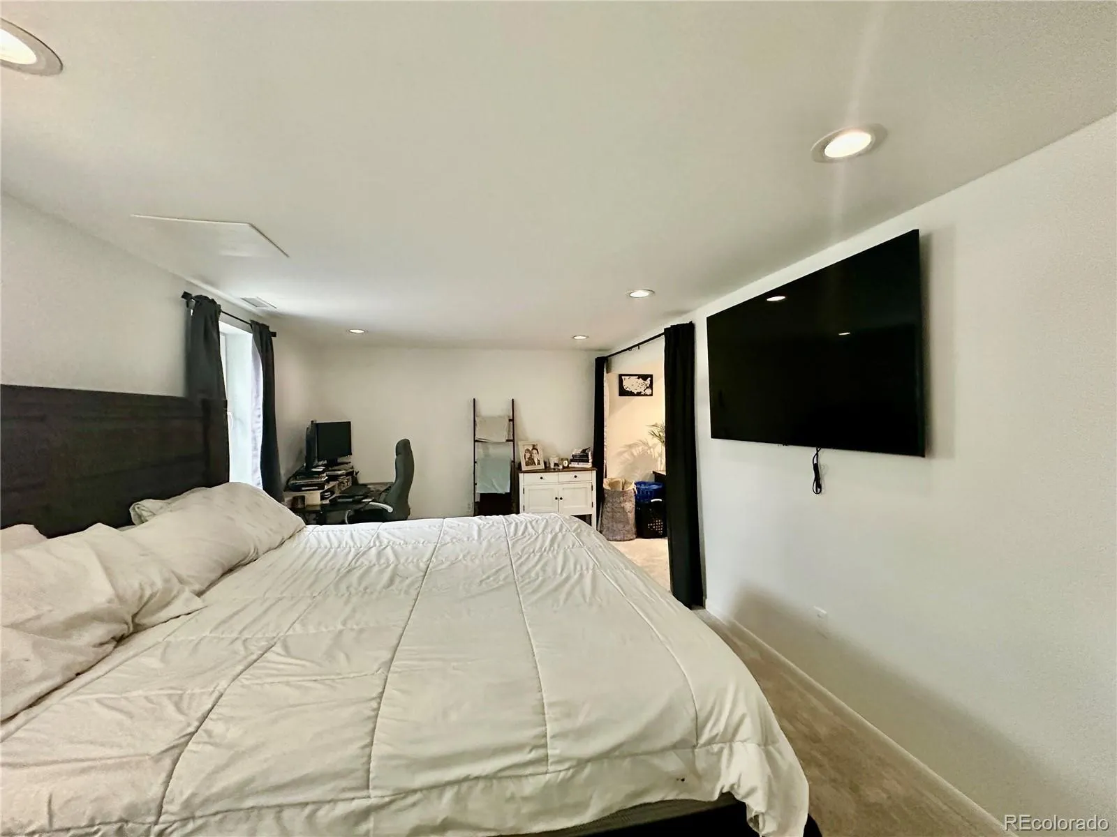 04182026203747 1600 18