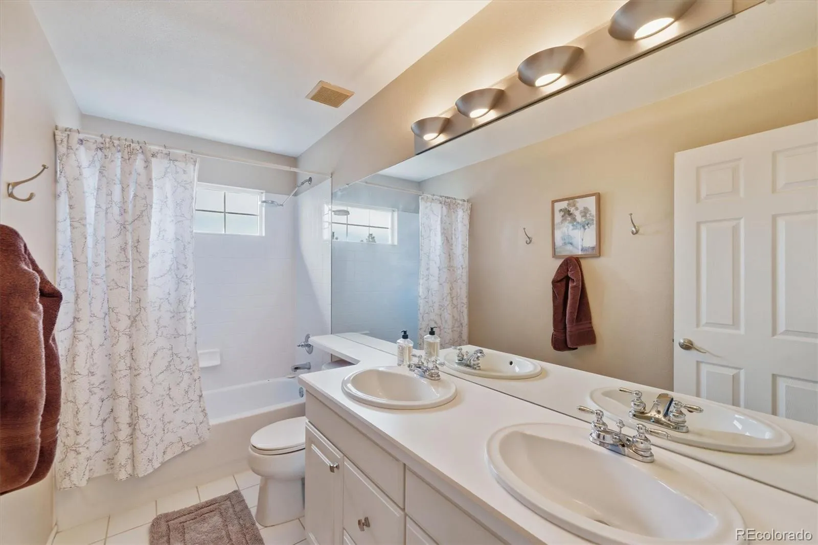 379 Shoreham Circle Castle Pines CO 80108 MLS #REC9001805 04212026170655 1600 28