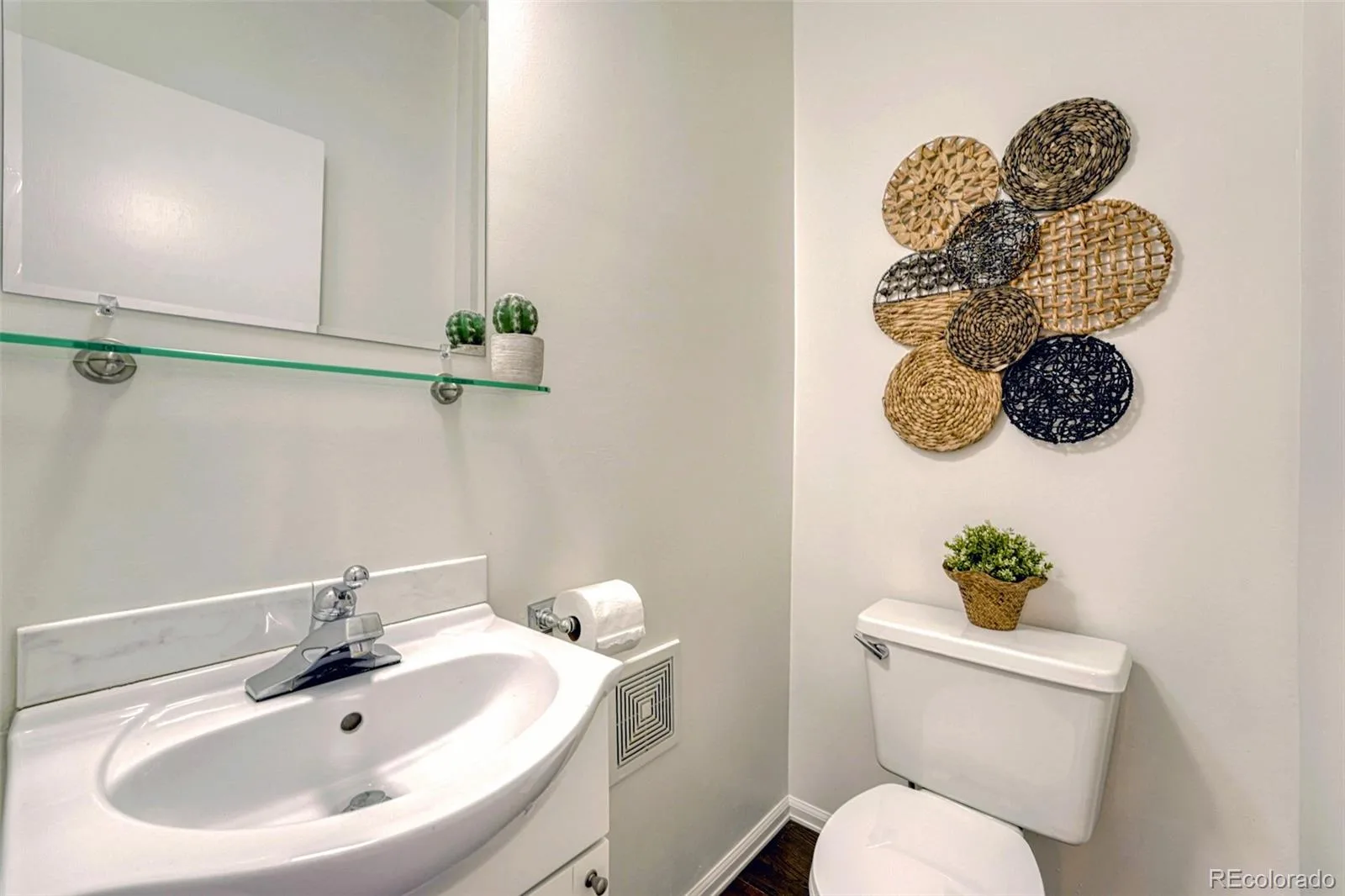 1333 Vine Street Denver CO 80206 | MLS #REC9003182 08272026073338 1600 23