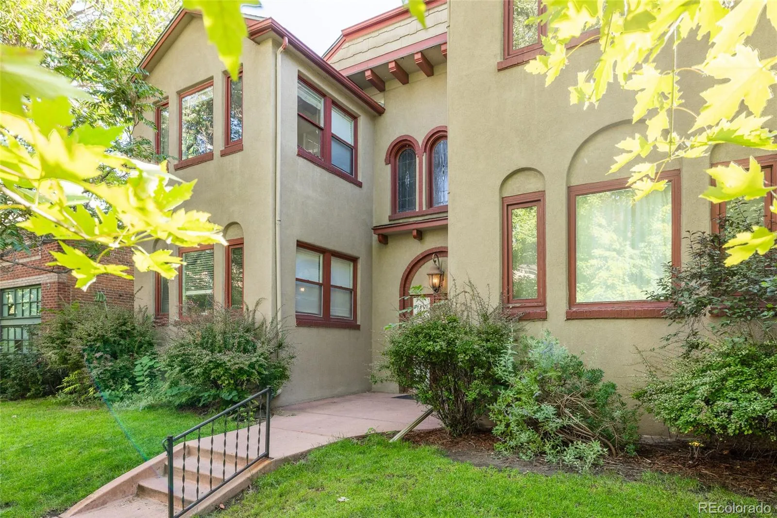 04092026224258 1600 22