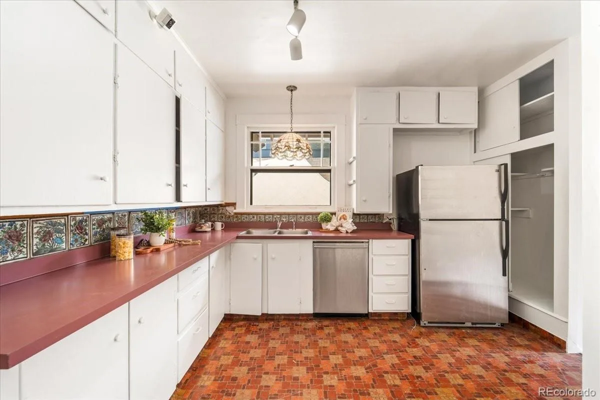 674 Steele Street Denver CO 80206 | MLS #REC9011163 09232026013432 1200 18