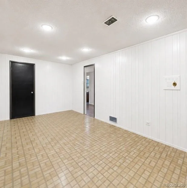 4511 S Galapago Street Englewood CO 80110 | MLS #REC9016396 09252026025131 618 24