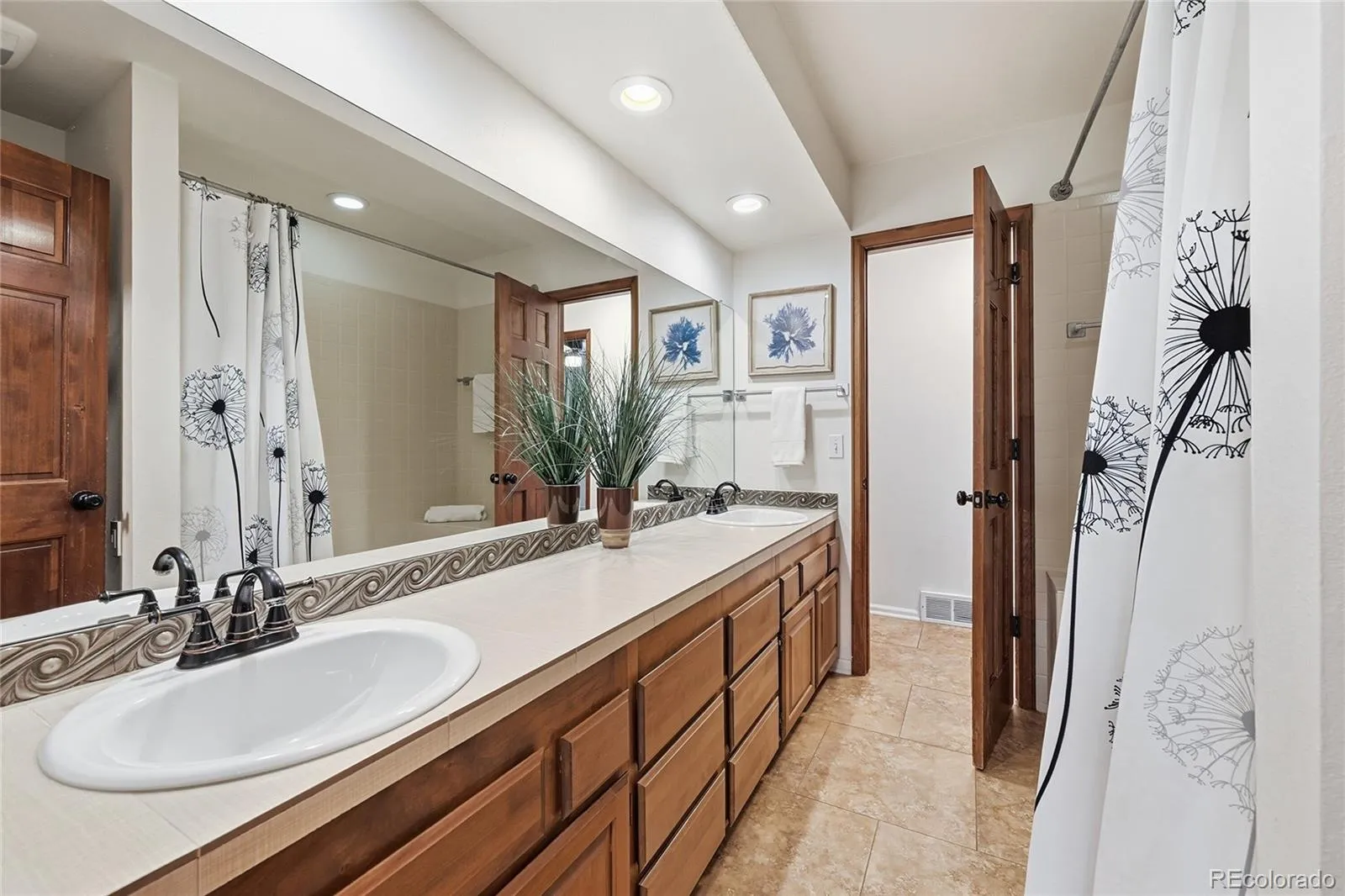 3086 E Hinsdale Avenue Centennial CO 80122 MLS #REC9016438 05142026212843 1600 22