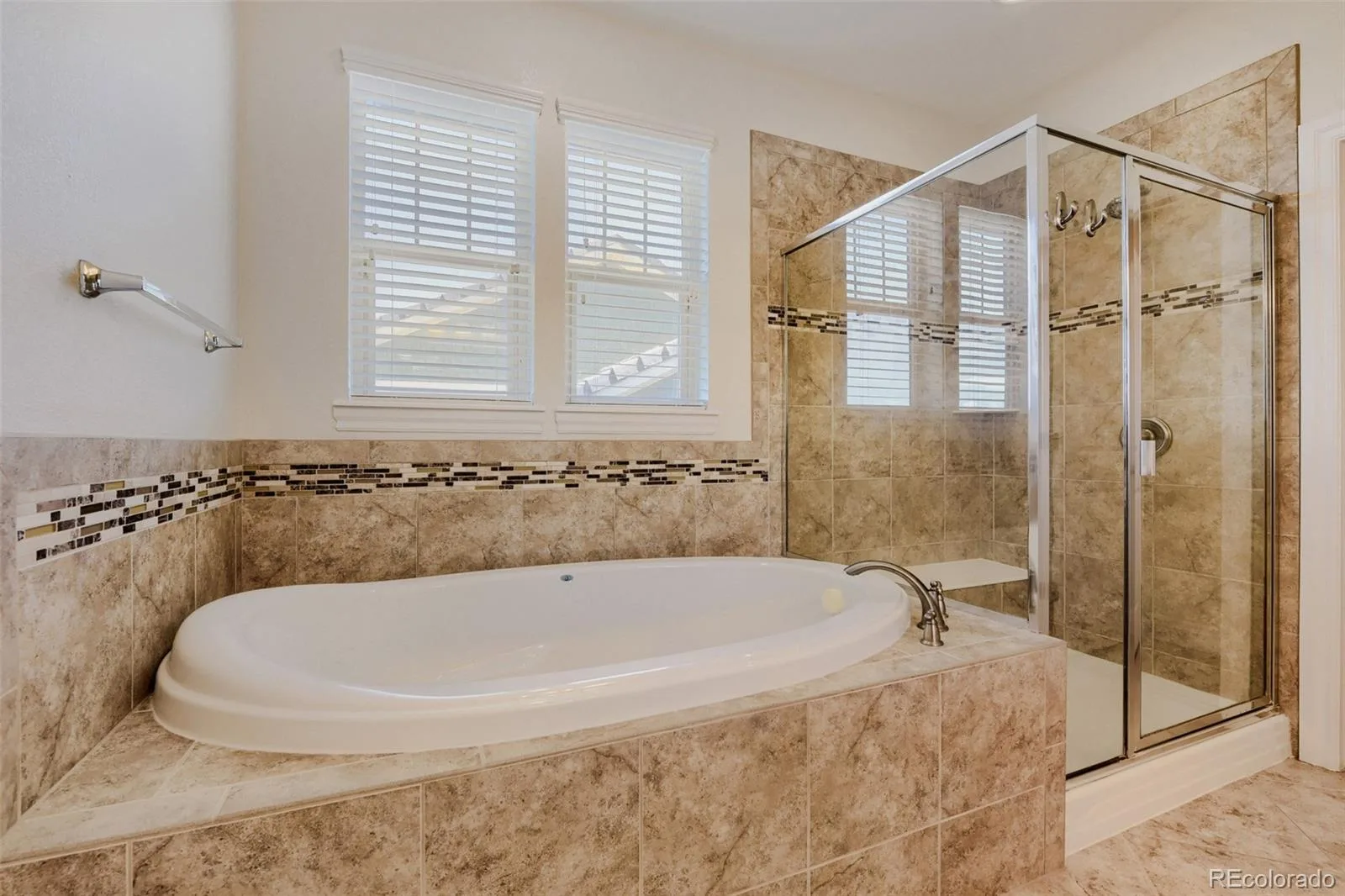 10262 Greentrail Circle Lone Tree CO 80124 MLS #REC9021191 06102026211616 1600 26
