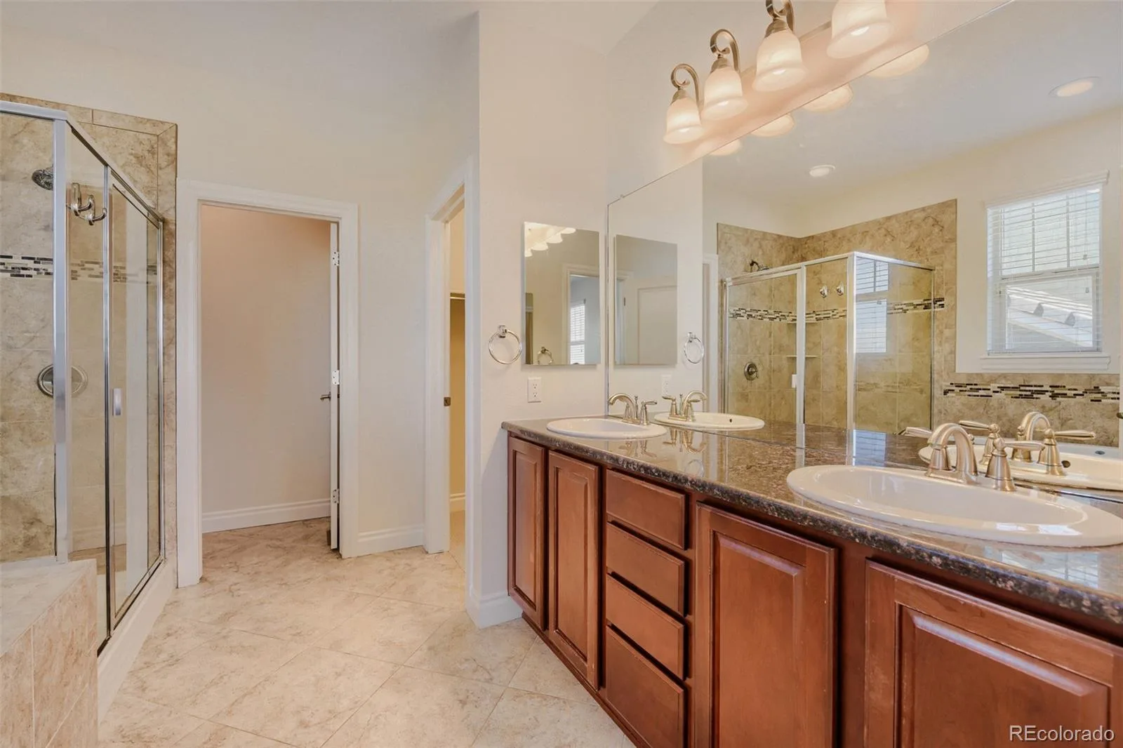 10262 Greentrail Circle Lone Tree CO 80124 MLS #REC9021191 06102026211616 1600 27