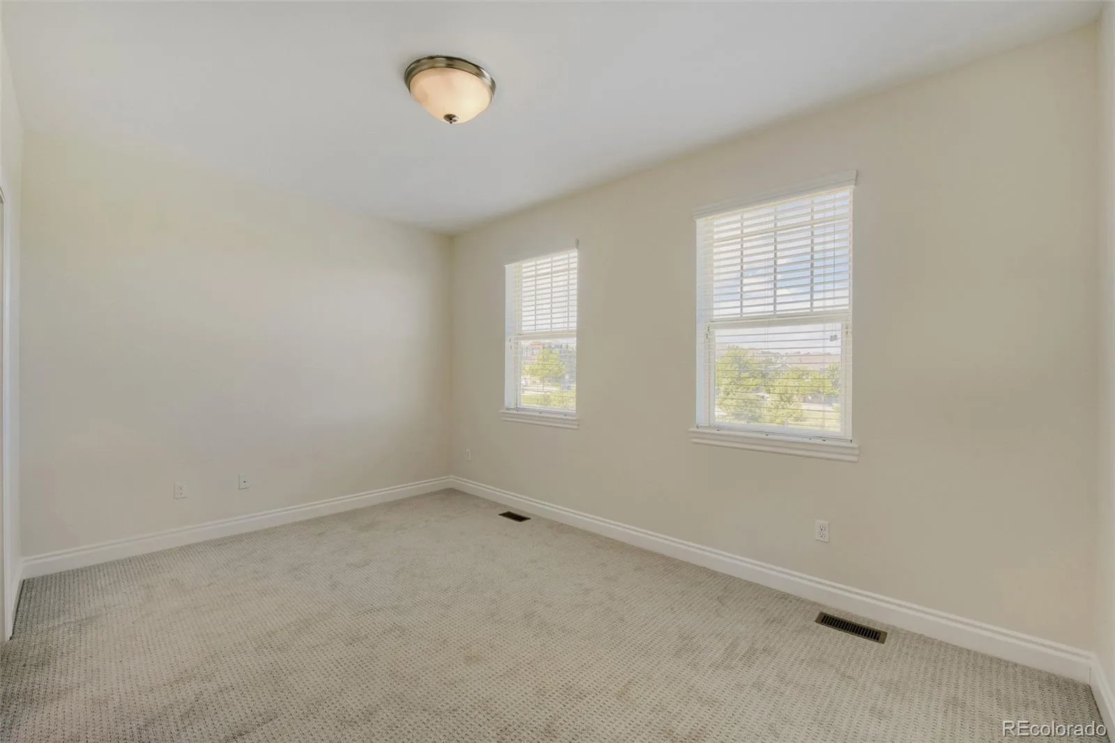 10262 Greentrail Circle Lone Tree CO 80124 MLS #REC9021191 06102026211616 1600 29