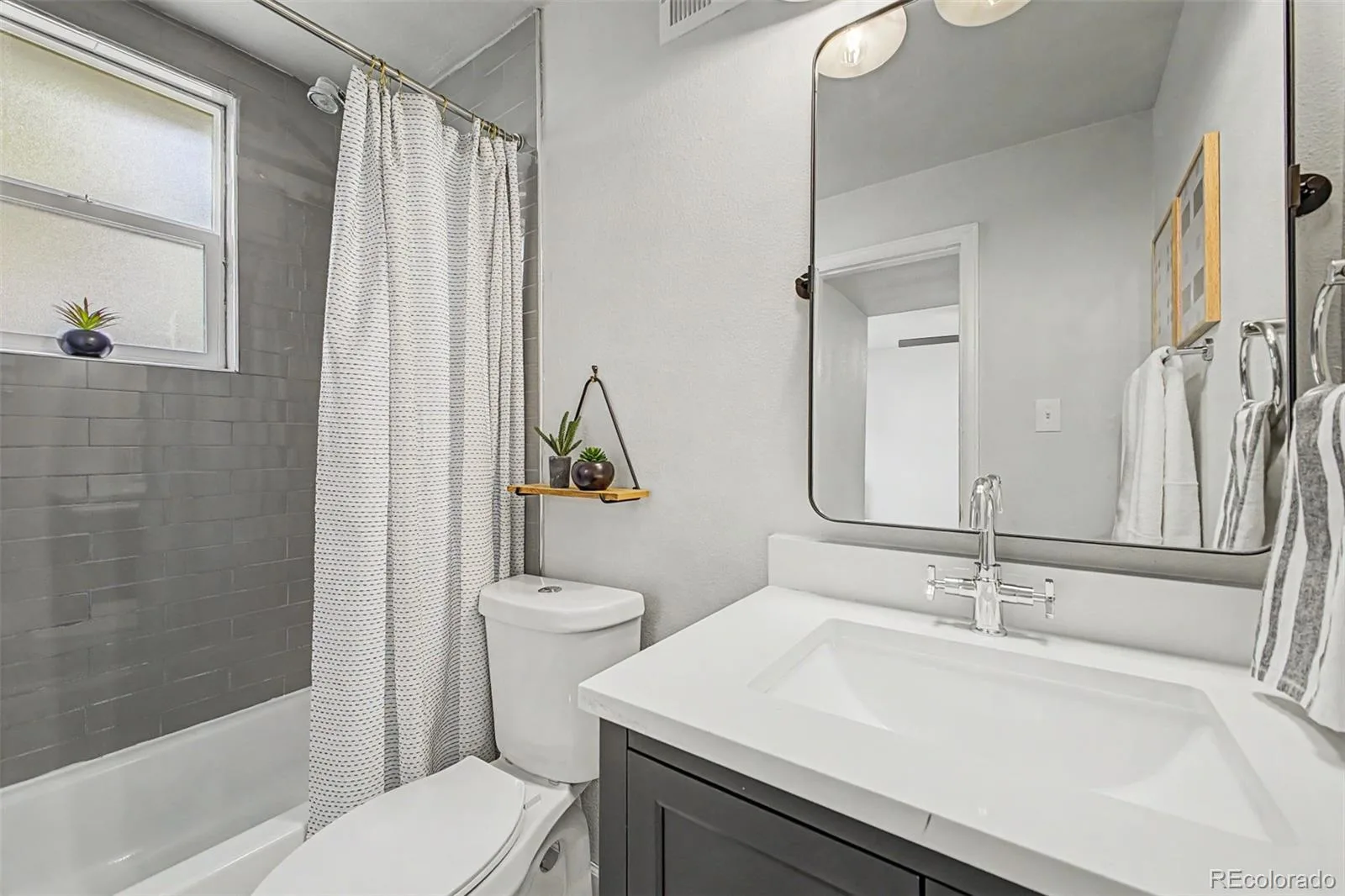 939 Terry Street Golden CO 80401 MLS #REC9027880 06112026170147 1600 15