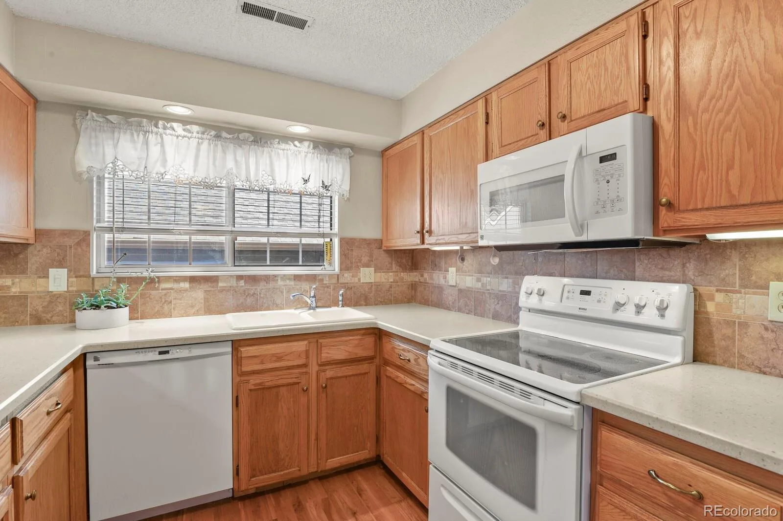 3471 S Ammons Street #12-2 Denver CO 80227 | MLS #REC9030358 07222026175124 1600 9