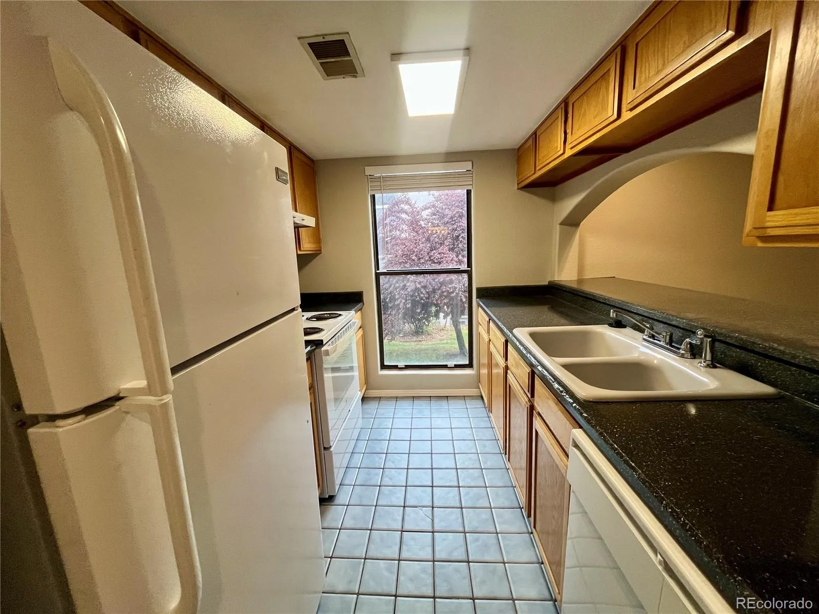 9797 E Peakview Avenue #C05 Englewood CO 80111 MLS #REC9032305 05072026191322 1600 4