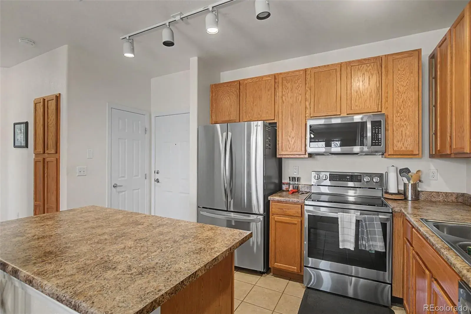 15470 Canyon Rim Drive #205 Englewood CO 80112 | MLS #REC9034267 02072026004907 1600 16