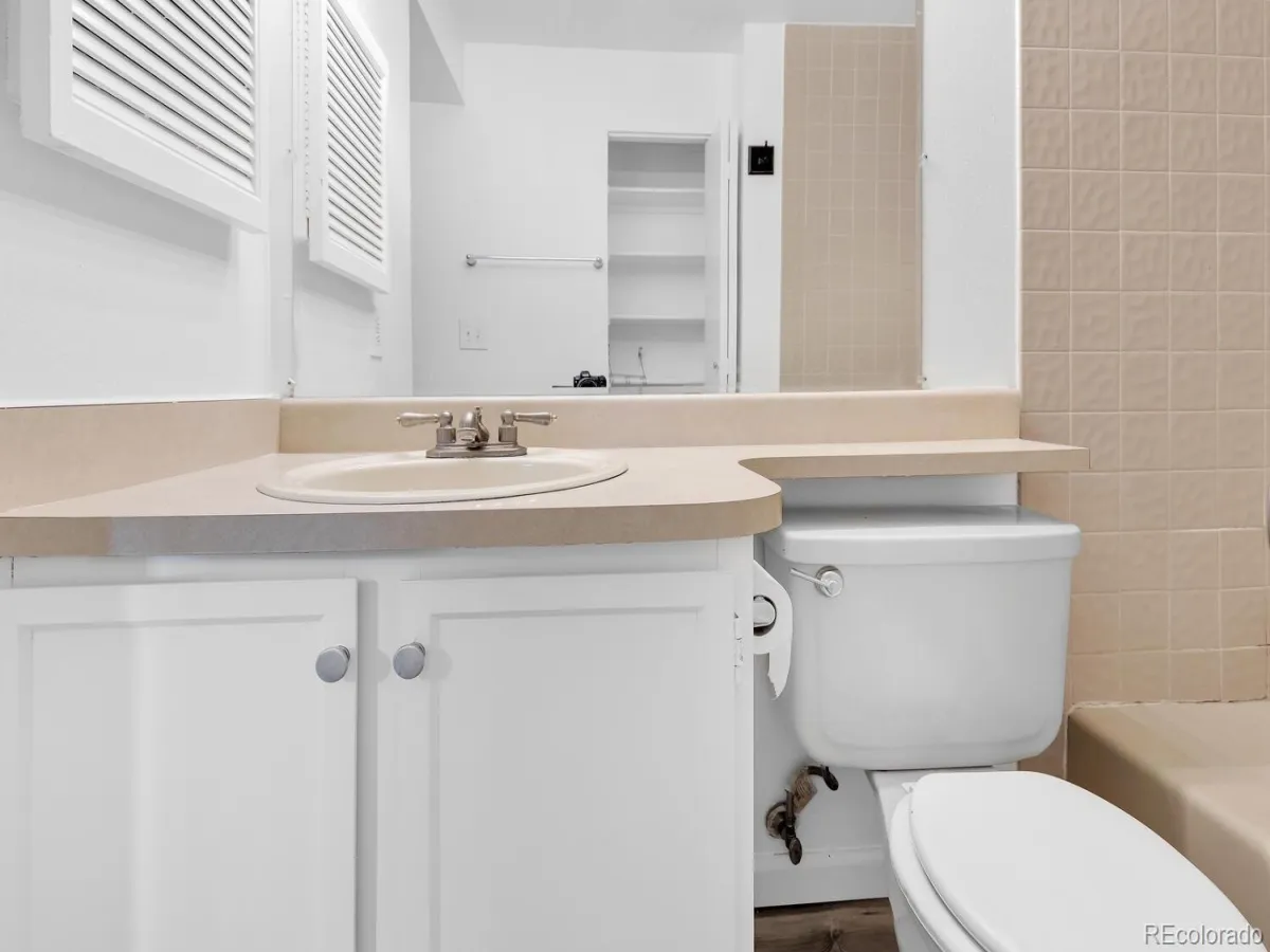 908 S Walden Way #206 Aurora CO 80017 | MLS #REC9034397 04292026224531 1200 16