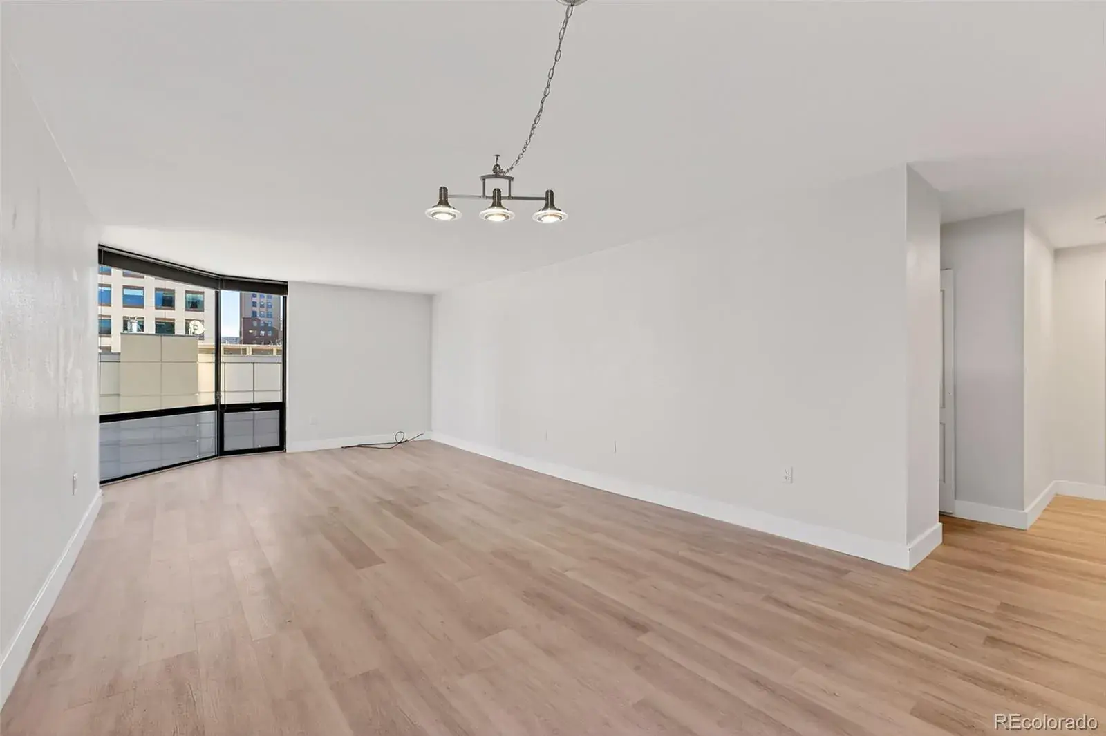 10112025032806 1600 12