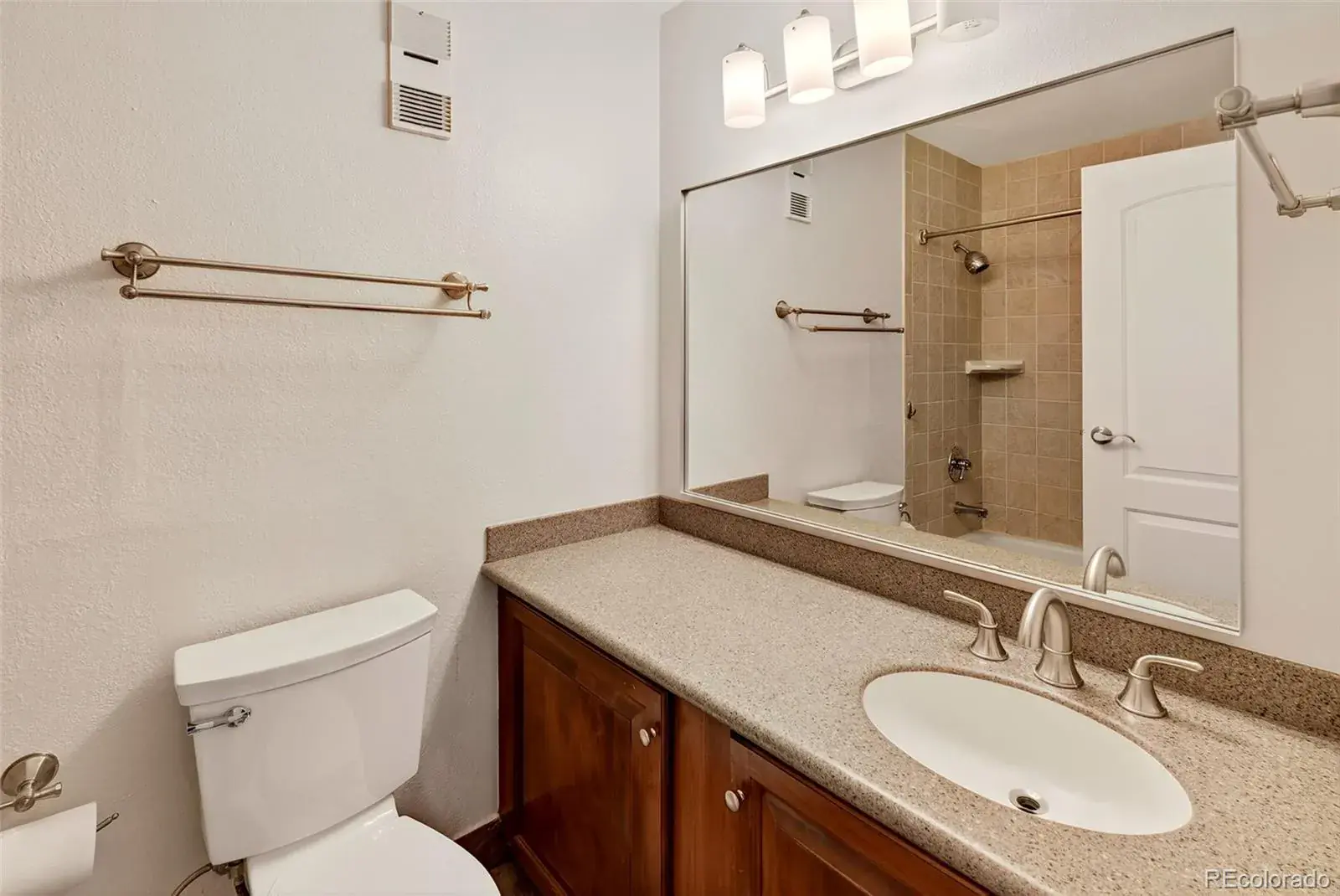 10112025032806 1600 24