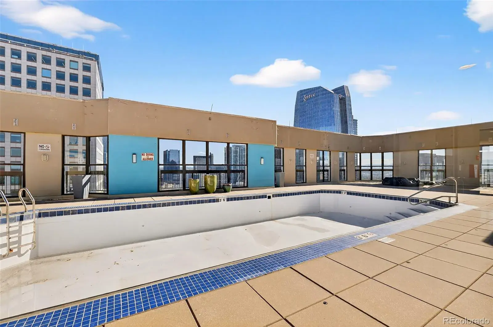 10112025032806 1600 32