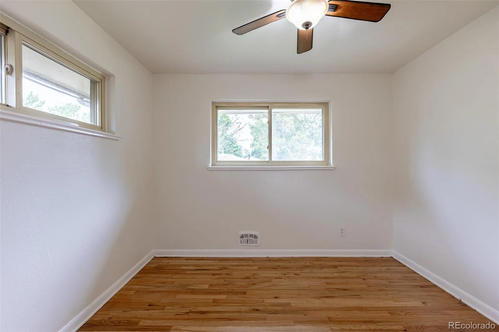 5810 S Greenwood Street Littleton CO 80120 | MLS #REC9039370 05072026021231 1600 31