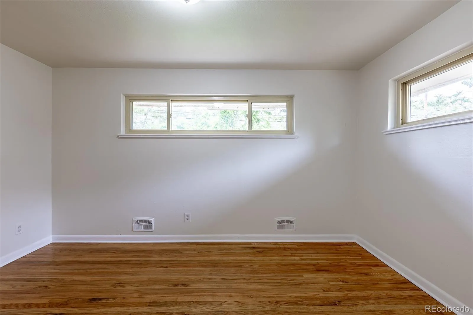 5810 S Greenwood Street Littleton CO 80120 | MLS #REC9039370 05072026021231 1600 33