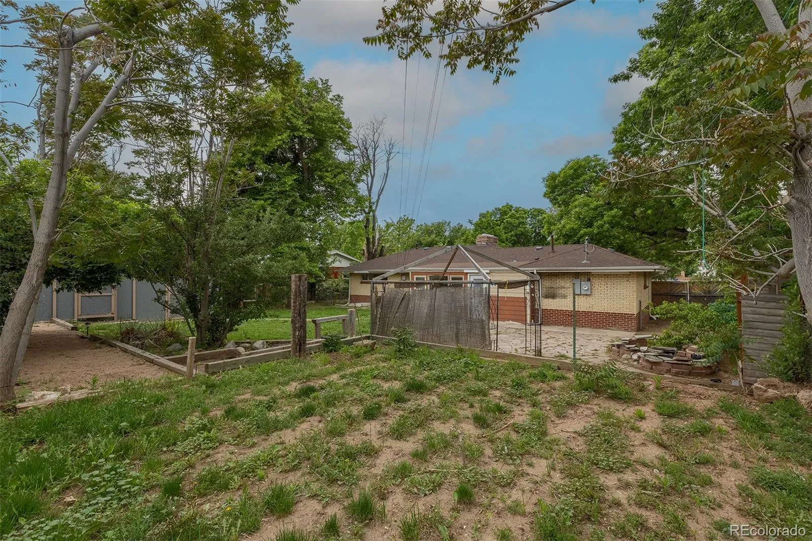 5810 S Greenwood Street Littleton CO 80120 | MLS #REC9039370 05072026021231 1600 37