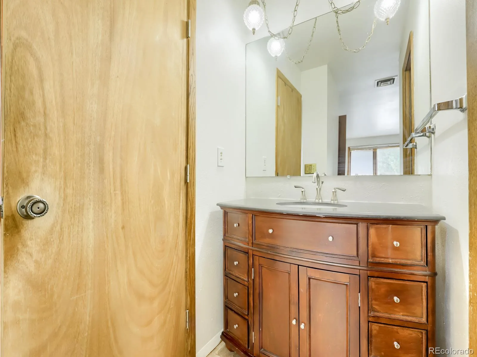 15818 E 8th Circle Aurora CO 80011 | MLS #REC9039387 09302026012756 1600 20