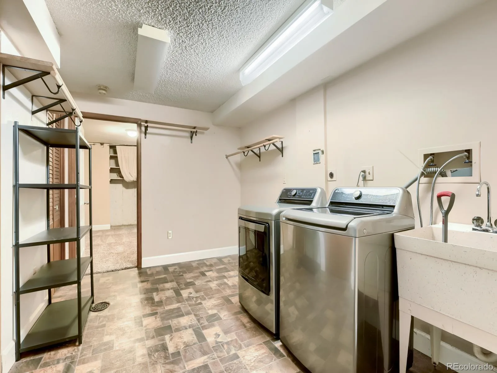 15818 E 8th Circle Aurora CO 80011 | MLS #REC9039387 09302026012756 1600 22