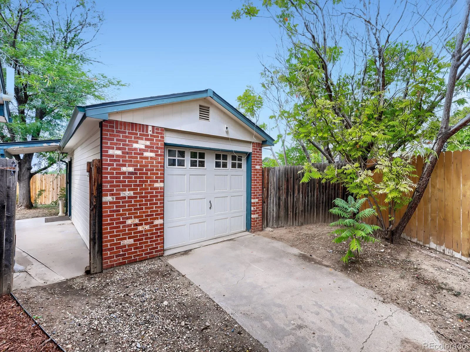 15818 E 8th Circle Aurora CO 80011 | MLS #REC9039387 09302026012756 1600 23