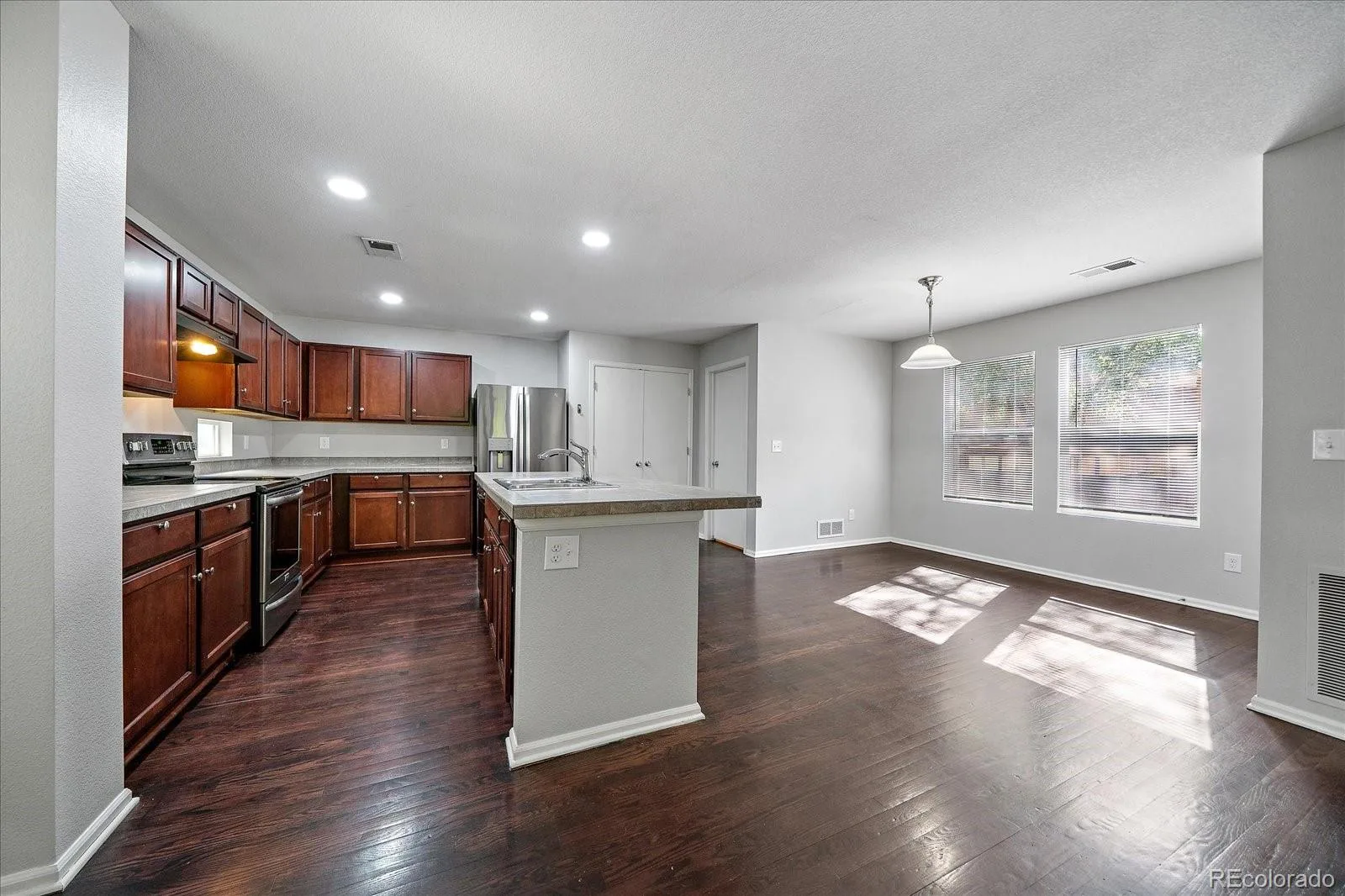 8140 E 29th Place Denver CO 80238 | MLS #REC9040090 08182026170835 1600 6