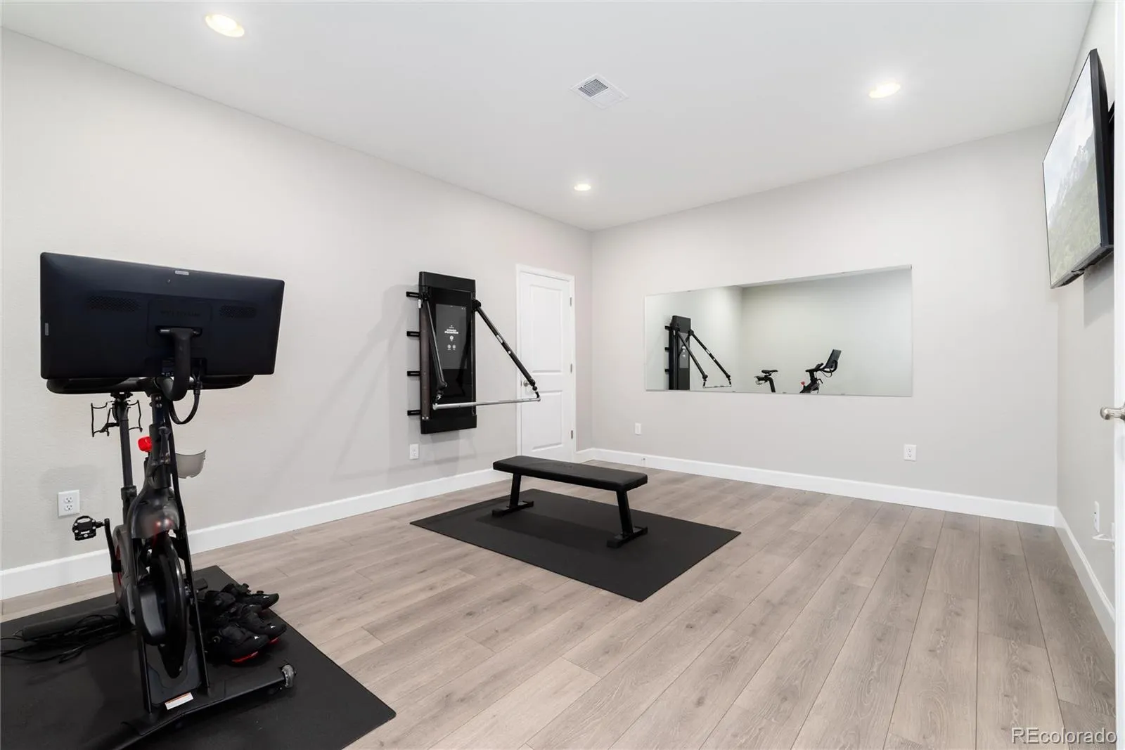 27794 E Davies Drive Aurora CO 80016 MLS #REC9040196 05062026231823 1600 37
