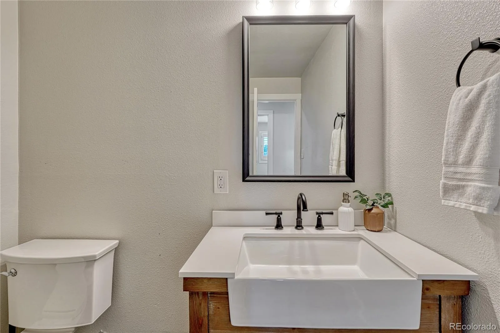 6945 S Clermont Drive Centennial CO 80122 | MLS #REC9041628 10152026234904 1600 22