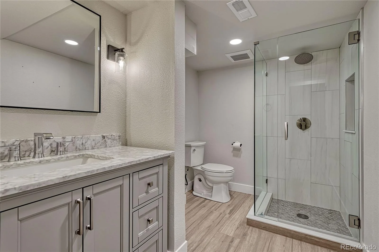 6945 S Clermont Drive Centennial CO 80122 | MLS #REC9041628 10152026234904 1600 27