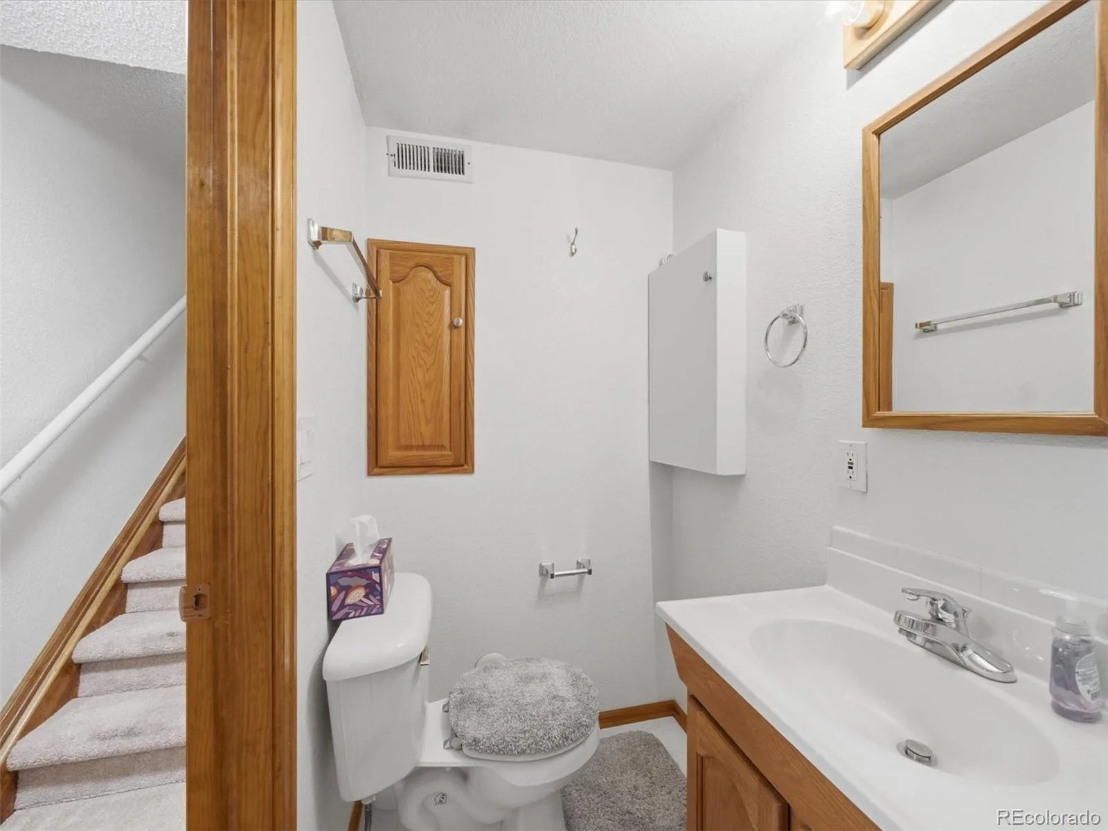 7977 W Morraine Drive Littleton CO 80128 | MLS #REC9042020 06122026174939 1600 12