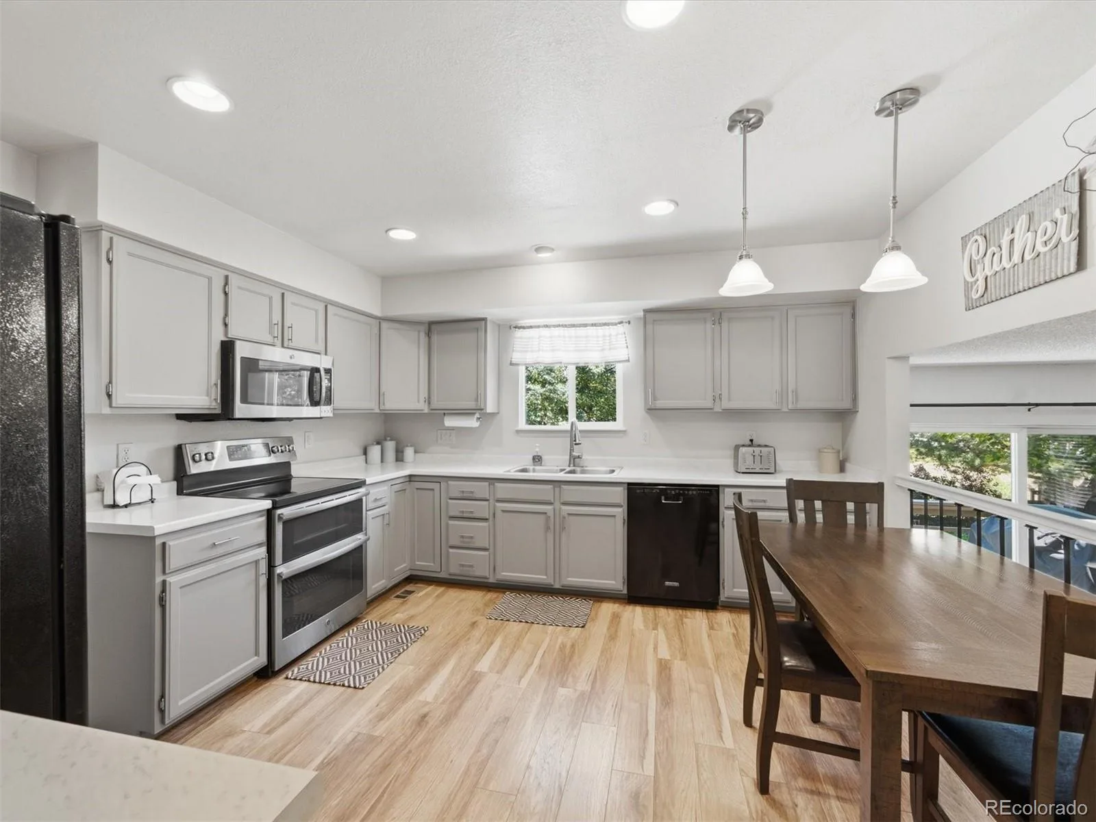 7977 W Morraine Drive Littleton CO 80128 | MLS #REC9042020 06122026174939 1600 2
