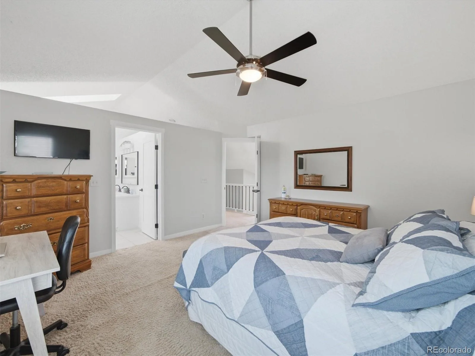 7977 W Morraine Drive Littleton CO 80128 | MLS #REC9042020 06122026174939 1600 23