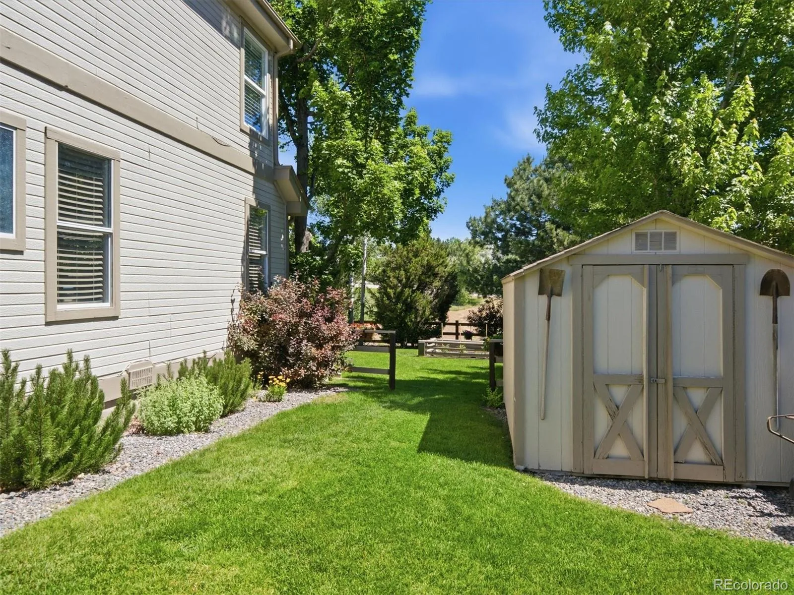 7977 W Morraine Drive Littleton CO 80128 | MLS #REC9042020 06122026174939 1600 29