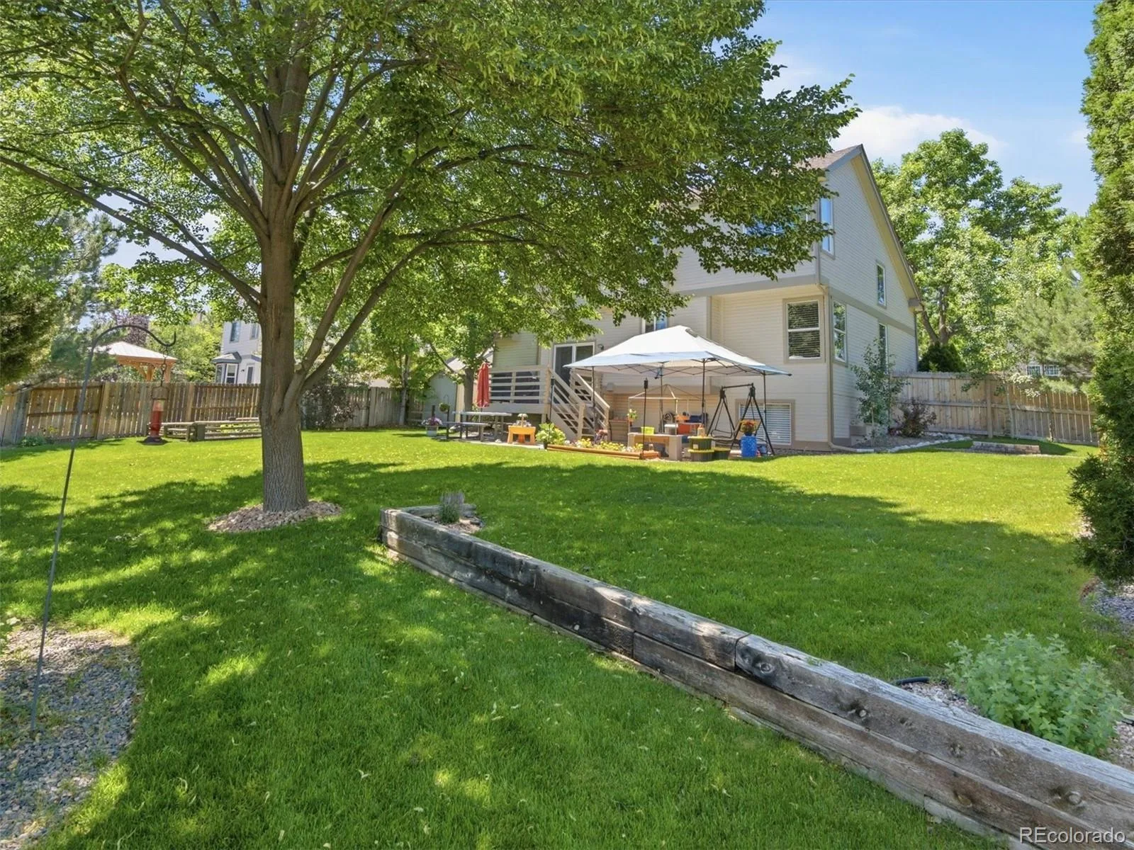 7977 W Morraine Drive Littleton CO 80128 | MLS #REC9042020 06122026174939 1600 31