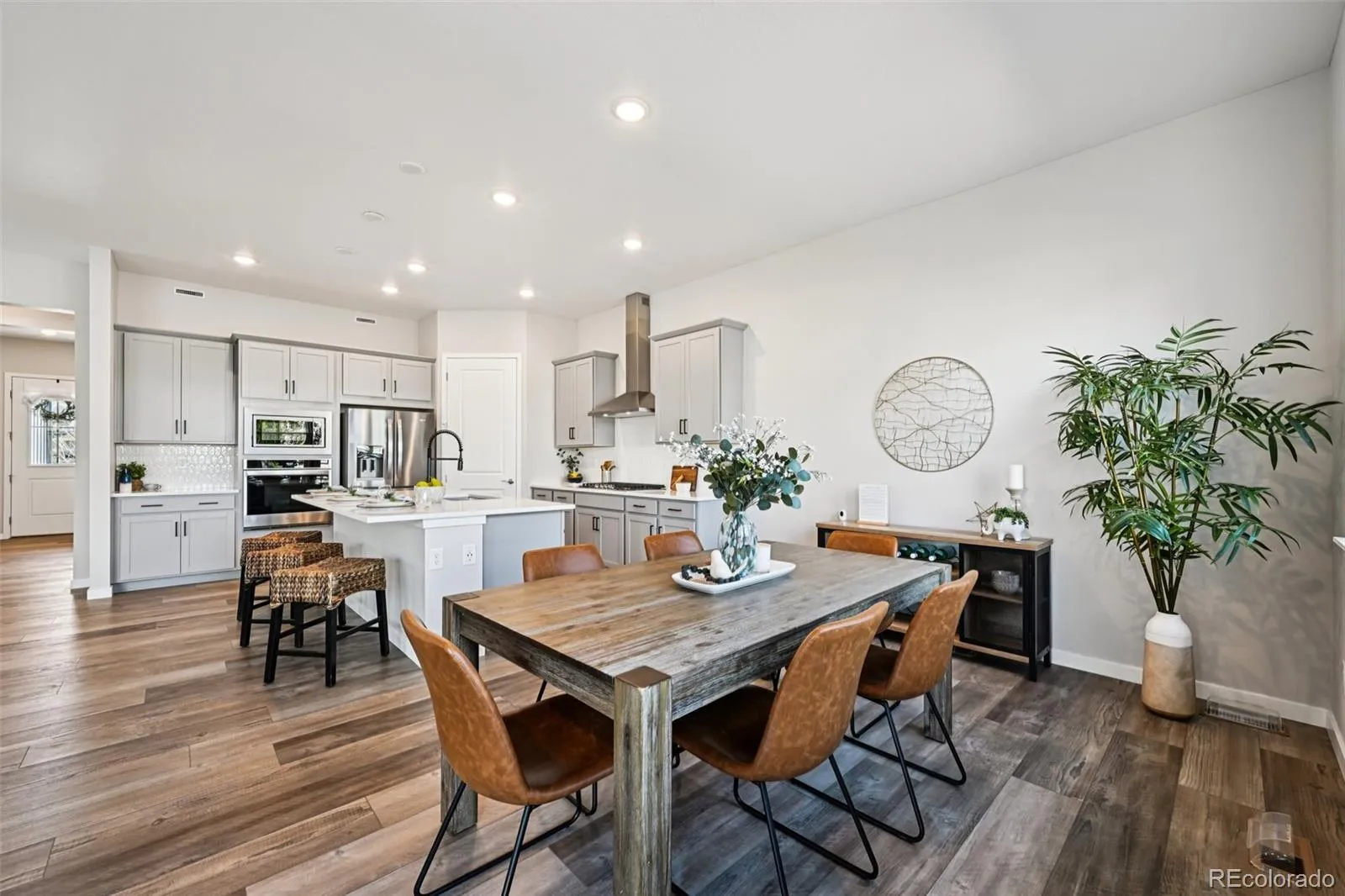 8735 S Quemoy Street Aurora CO 80016 MLS #REC9046442 04102026222243 1600 19